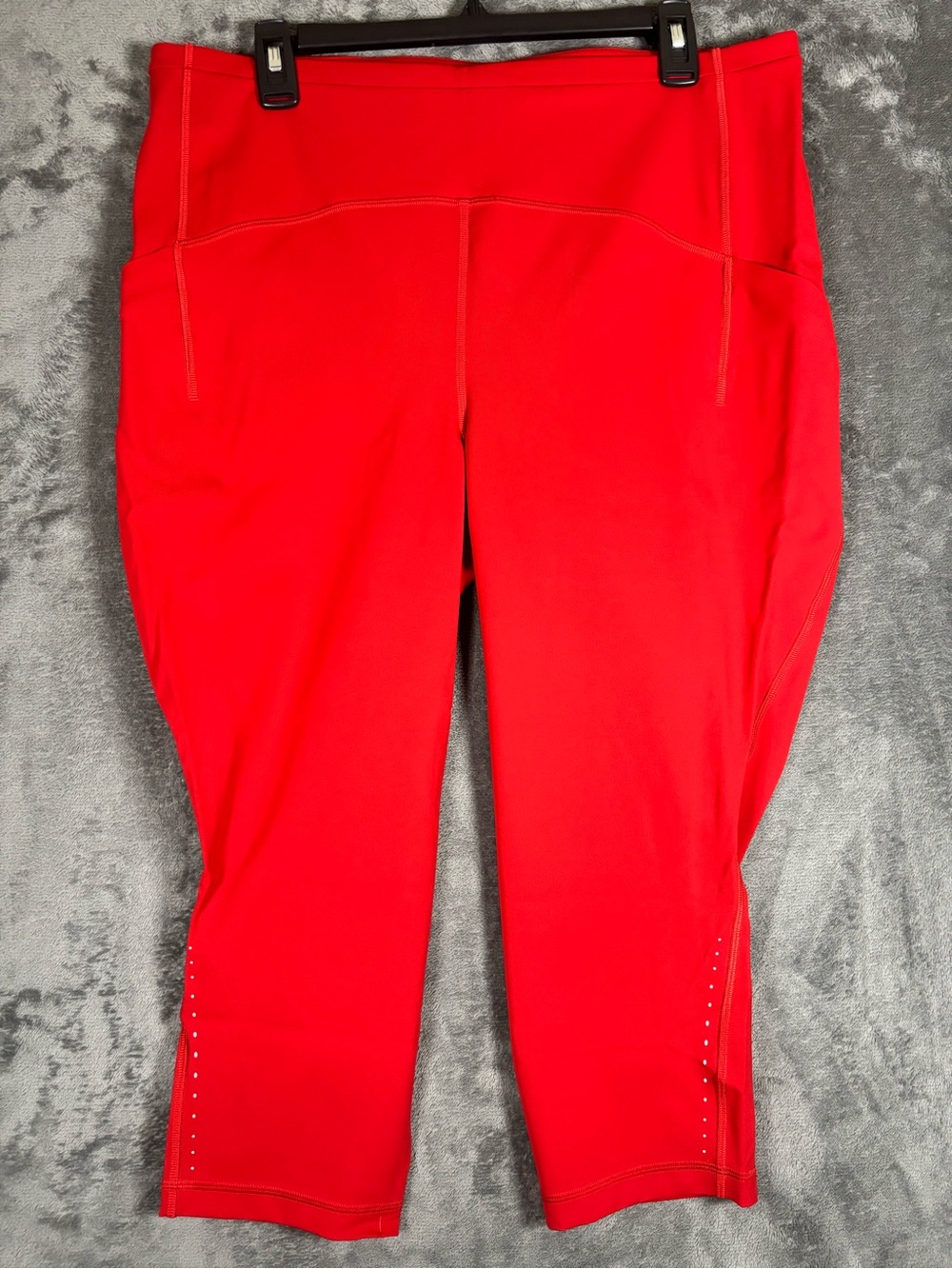 NWOT Lululemon Red Cropped Leggings Size 16
